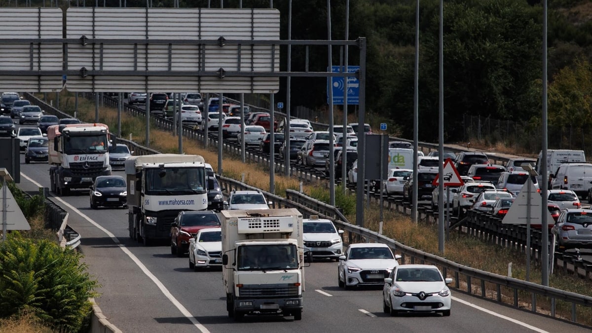 La DGT prevé más de 7,4 millones de desplazamientos en el Puente del Pilar