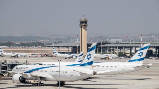 Una turba violenta asalta un aeropuerto de Rusia en busca de «judíos»