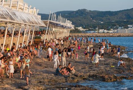Los pisos turísticos crecen más del 50% en Almería, Gijón, La Coruña y Oviedo 