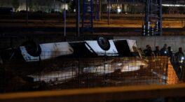 Al menos 20 muertos tras la caída de un autobús por un puente en Venecia