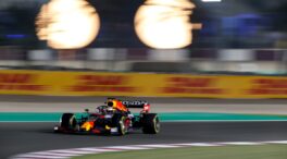 Verstappen domina la única sesión de libres en Qatar y Fernando Alonso se mete en la pelea