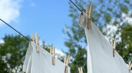 Adiós a la secadora: el truco japonés para secar la ropa dentro de casa y ahorrar energía