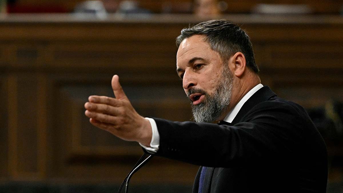 Bronca en el Congreso: Abascal acusa a Sánchez de golpista y Armengol le interrumpe