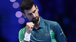 Alcaraz cae ante un inmenso Djokovic y se queda sin final de las ATP Finals