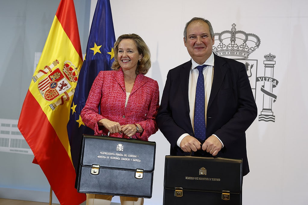  La vicepresidenta primera, Nadia Calviño, en el acto de toma de posesión de Jordi Hereu, que recibió la cartera de Industria y Turismo. La secretaría de Estado de Comercio, responsable de las exportaciones, pasó a manos de Calviño.
