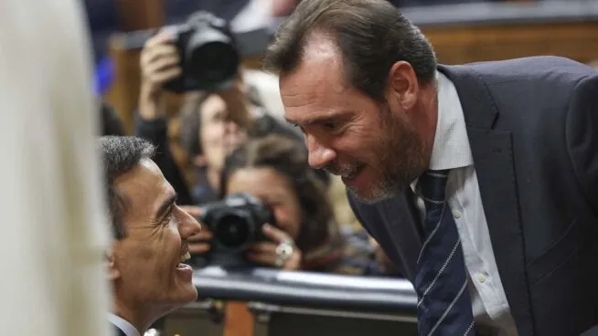 El emperador Sánchez y su cancerbero Puente