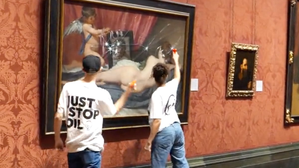 Activistas climáticos atacan a martillazos la Venus del Espejo de Velázquez en Londres
