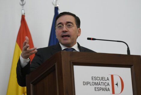 Albares abronca a los diplomáticos por su último comunicado pese a omitir la amnistía