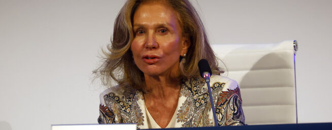 Alicia Koplowitz aflora una participación en Indra en plena lucha del Gobierno y Escribano