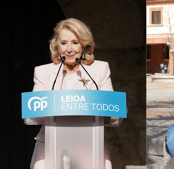 El portavoz de Más Madrid en Las Rozas sugiere guillotinar a Esperanza Aguirre