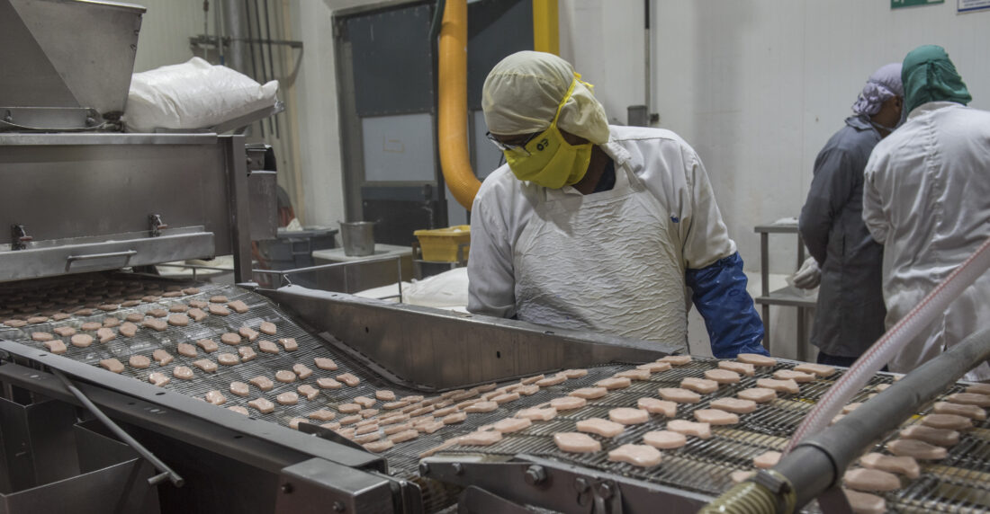 ¿Cómo se hacen los nuggets de McDonald’s? No ocultamos nada
