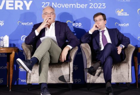 González Pons alerta de que España «tiende hacia Polonia si Europa no lo impide»