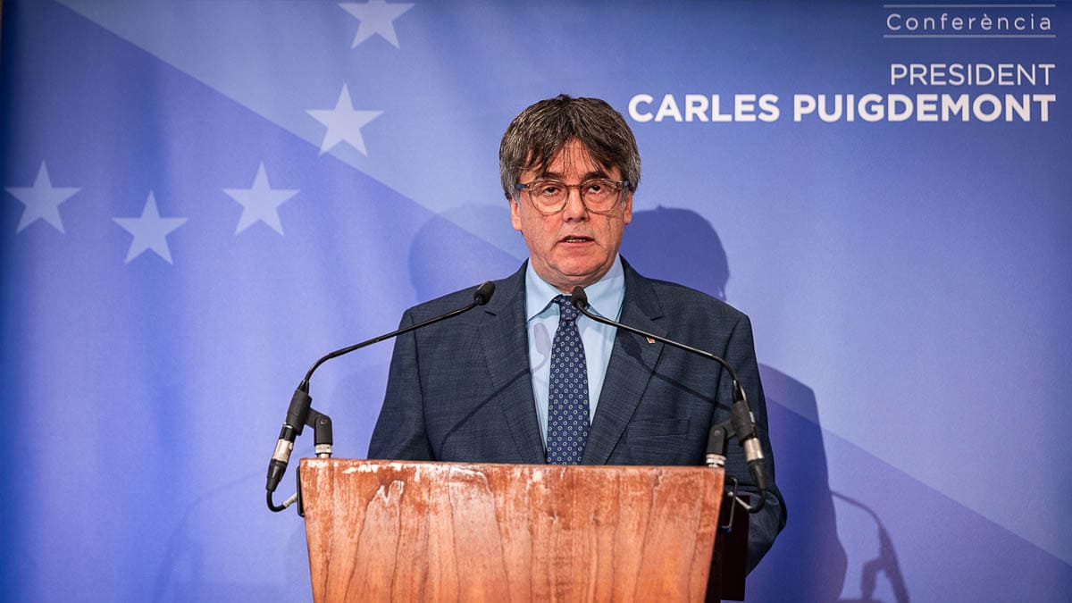 Puigdemont, irónico, pide al Rey un «mensaje» como el del 1-0 tras los incidentes en Ferraz