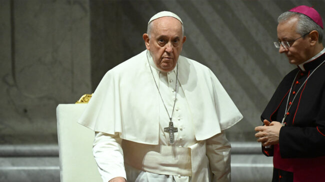 El Papa no lee su discurso ante los rabinos tras verse con Aragonés: «No estoy bien de salud»