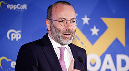 El presidente del PP europeo acusa a Sánchez de «mentir al pueblo español» con la  amnistía