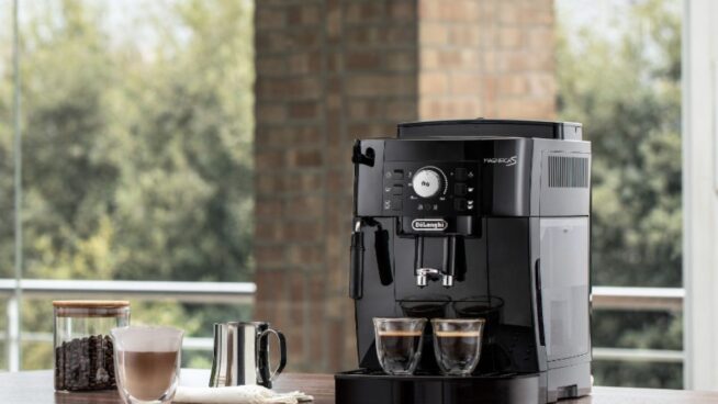 La cafetera superautomática más vendida de Amazon ¡tiene un 42% de descuento en el Cyber Monday!