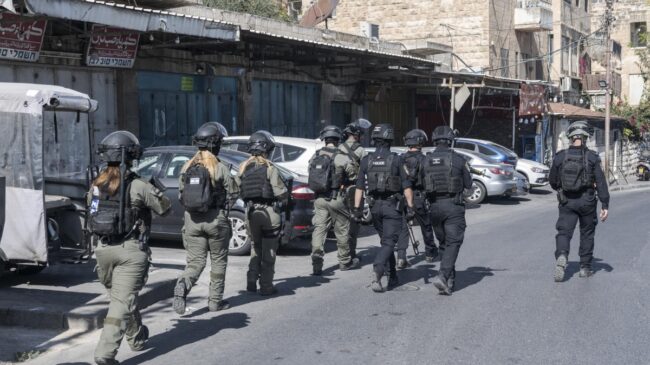 Asesinan a tres israelíes en un atentado perpetrado por dos palestinos en Jerusalén