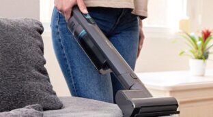 Di adiós a la suciedad con este aspirador de mano Cecotec que llega a todos los rincones: ¡ahora por menos de 70 euros!