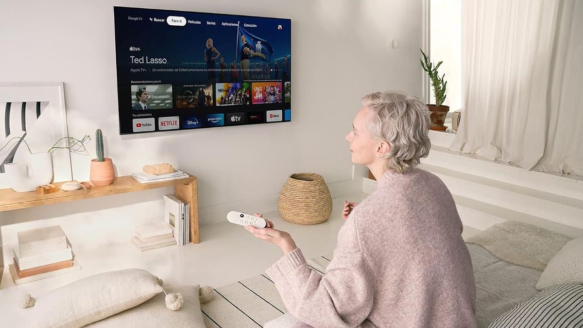 Transforma tu televisión con el dispositivo para streaming Chromecast rebajado en Amazon un 25%