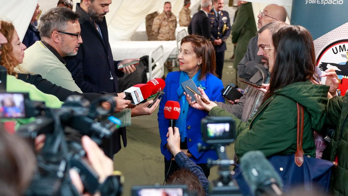 Defensa espera la llegada de 1.400 inmigrantes el martes a su cuartel militar de Carabanchel