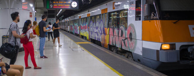Los sindicatos convocan cuatro días de huelga en Renfe y Adif contra el traspaso de Rodalies
