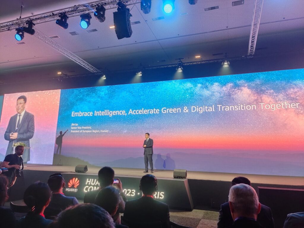 Jim Lu, presidente de la región Europa de Huawei, durante la inauguración del 'Huawei Connect 2023' .