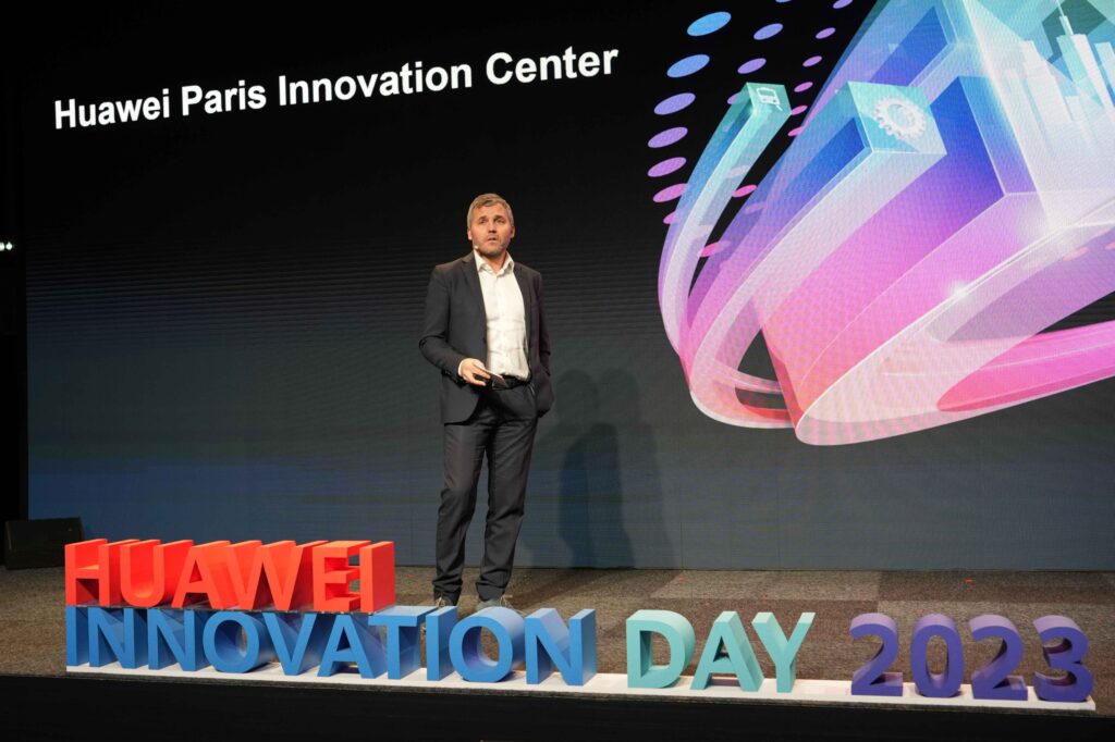 Kenneth Fredriksen, vicepresidente senior de Huawei Europe, durante la presentación del centro de innovación de Huawei en París.