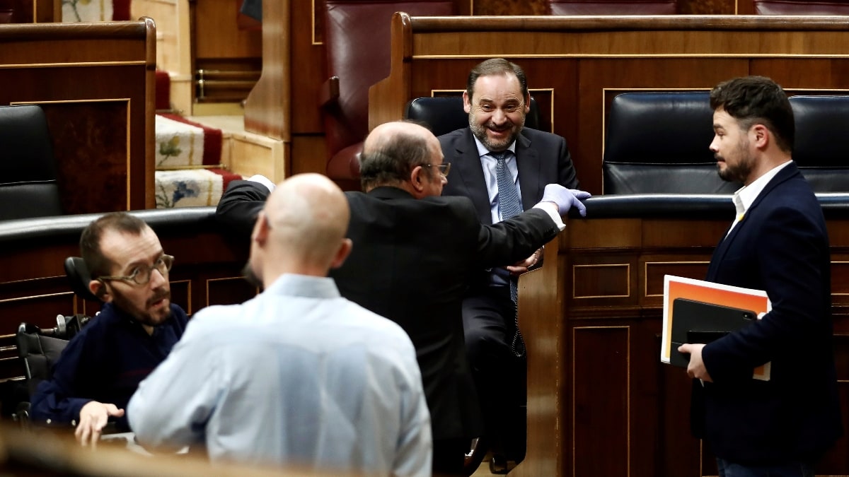 Podemos ‘okupó’ el nuevo despacho de Ábalos en el Congreso y forzó a intervenir a la Mesa