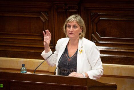 El juez imputa al exconsejera catalana de salud por el retraso en la vacunación a policías