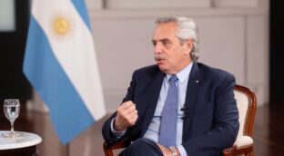 Un juez prohíbe a Alberto Fernández salir de Argentina tras una denuncia de su exmujer