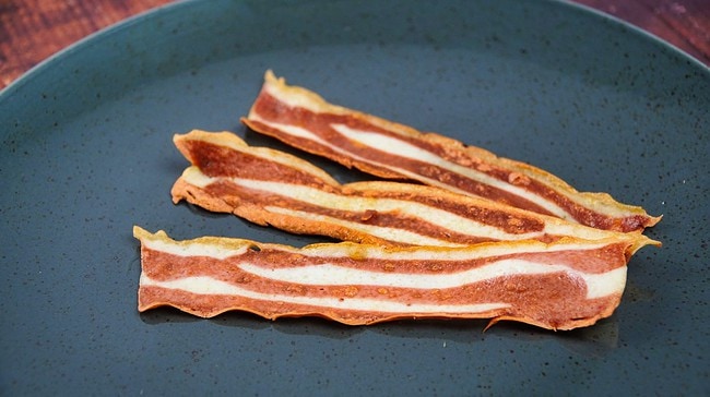 Ya está a la venta el primer 'bacon' vegetal hecho en España con bioimpresión 3D