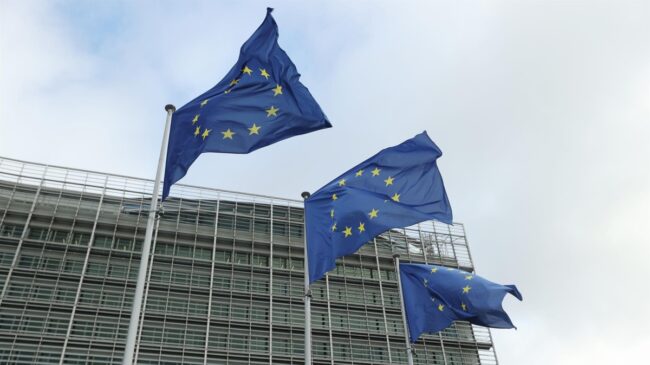 Bruselas decide renovar los permisos del glifosato otros diez años