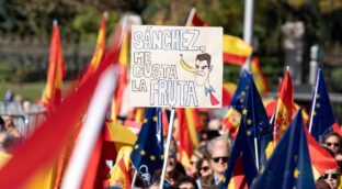 Las caras de la manifestación contra la amnistía en Cibeles