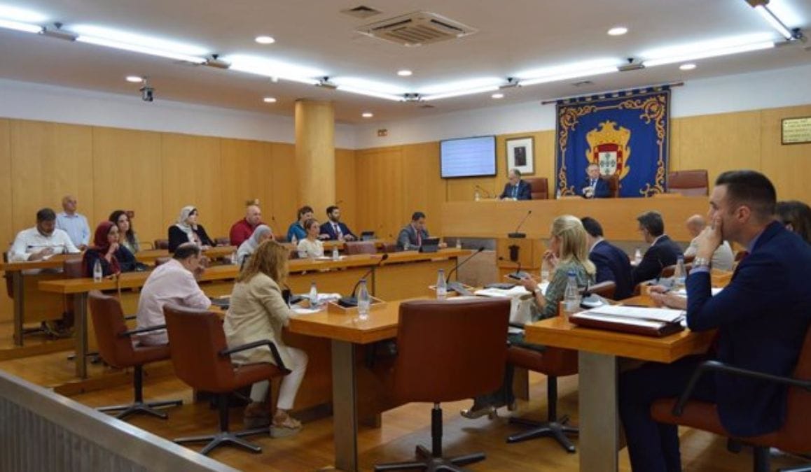 PP y PSOE aprueban subir un 46% los sueldos de los consejeros de Ceuta en 2024