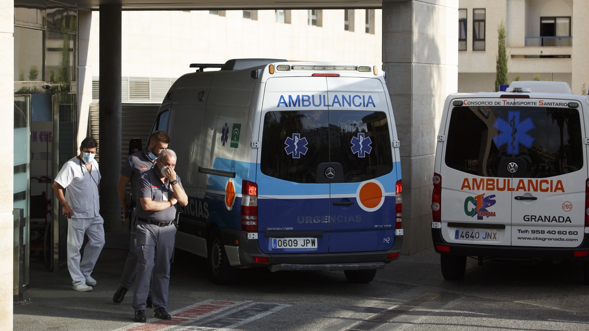 Sale de la UCI el menor que recibió una paliza en un instituto de Granada