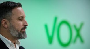 Abascal anuncia una querella contra Sánchez para tratar de paralizar su investidura