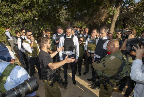Sánchez visita uno de los kibutz atacados por Hamás y denuncia el «dolor injustificado» vivido