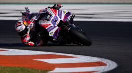 Bagnaia revalida el título de campeón de MotoGP tras una caída de Jorge Martín