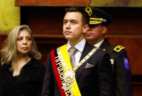 Daniel Noboa reivindica su juventud durante su toma de posesión como presidente de Ecuador