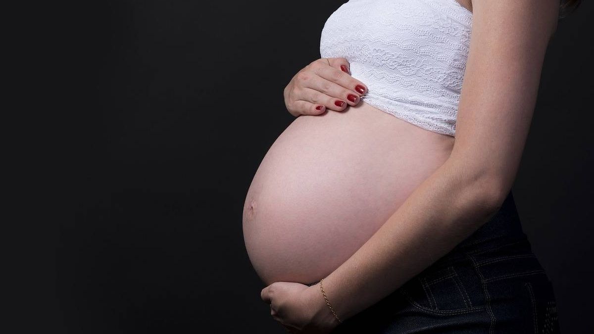 Las embarazadas transfieren anticuerpos que protegen durante meses al bebé de covid-19