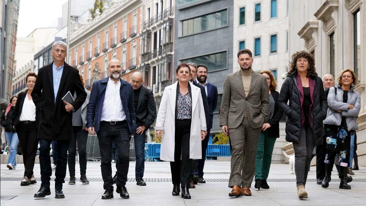 Los socios ‘indepes’ de Sánchez plantan al rey Felipe VI: «Es una herencia del franquismo»