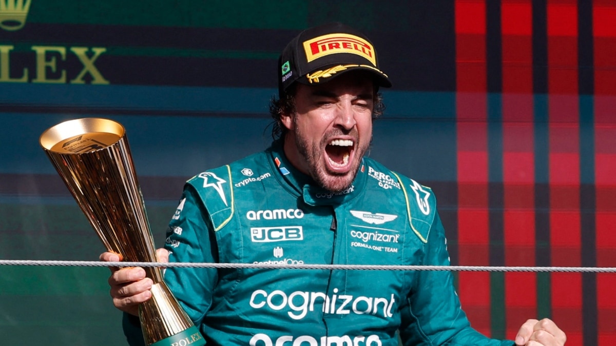 Fernando Alonso vuelve al podio tras un final de infarto en el Gran Premio de Brasil