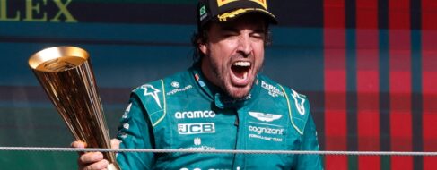 Fernando Alonso vuelve al podio tras un final de infarto en el Gran Premio de Brasil