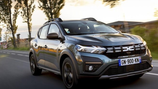 El Dacia Sandero supera al MG ZS y se convierte en el vehículo más vendido de octubre