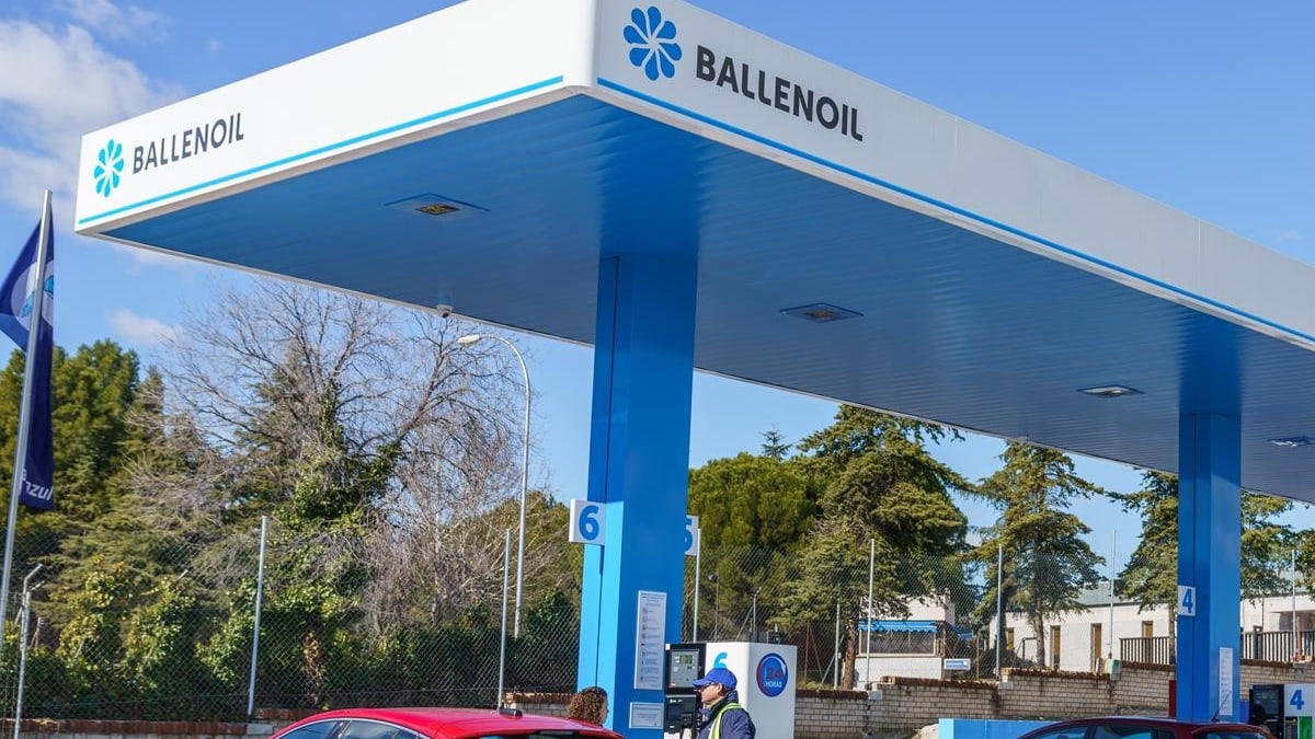 Cepsa adquiere Ballenoil, el líder del mercado de las gasolineras ‘low cost’