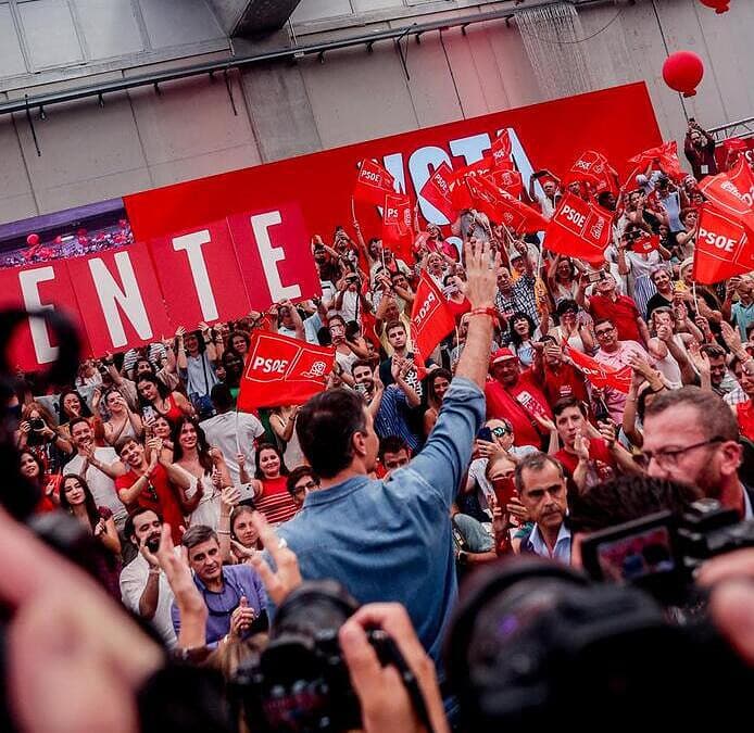 El PSOE moviliza decenas de autobuses de toda España para el acto de Sánchez en IFEMA