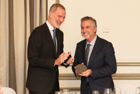 El Rey entrega a Carlos Alsina el premio Francisco Cerecedo de periodismo