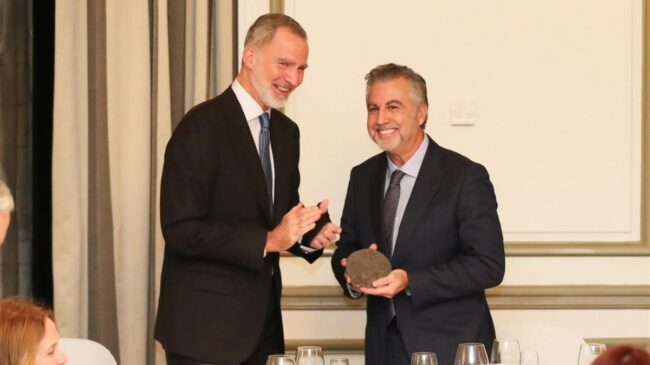 El Rey entrega a Carlos Alsina el premio Francisco Cerecedo de periodismo
