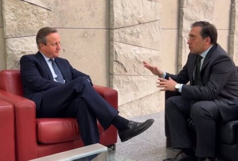 Albares se reúne con Cameron y apunta a «avances» en el acuerdo sobre Gibraltar
