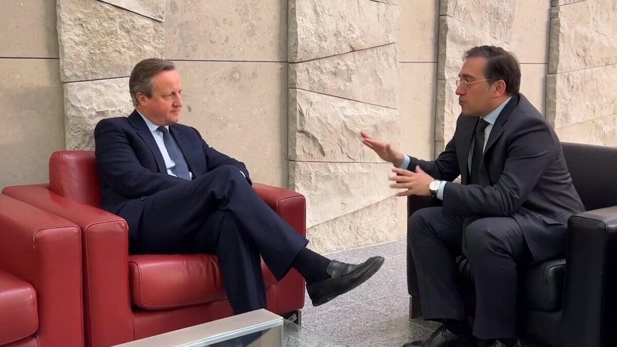 Albares se reúne con Cameron y apunta a «avances» en el acuerdo sobre Gibraltar